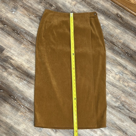 Talbots 2 Piece Matching Set Tan Shirt and Skirt Size 12 Petite - Picture 13 of 15